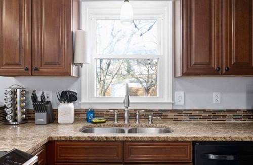 Clarksville Casa | Hudson House 1726 Broadripple