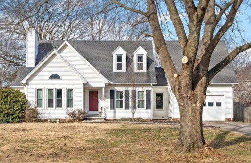 Clarksville Casa | Hudson House 1726 Broadripple