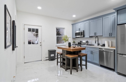 Constable Hook Casa | Hudson Oasis - Sleeps 10 - NYC - EWR - Free Parking