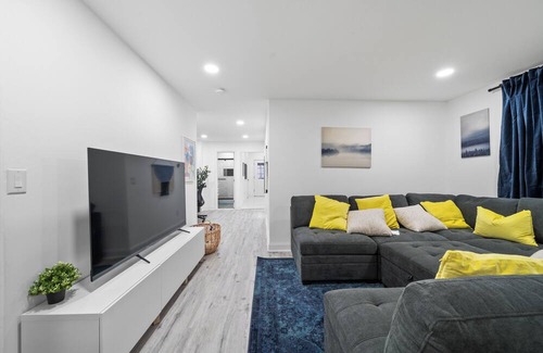 Constable Hook Casa | Hudson Oasis - Sleeps 10 - NYC - EWR - Free Parking