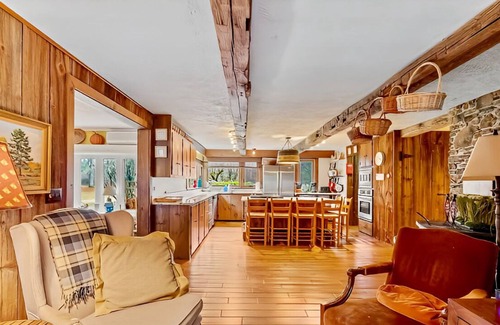 Valatie Casa | Hudson Valley 10 Bedroom Compound with pond and tennis court