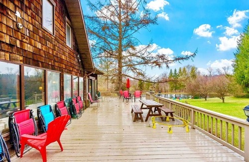 Valatie Casa | Hudson Valley 10 Bedroom Compound with pond and tennis court