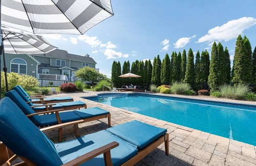 Pleasant Valley Casa | Hudson Valley Retreat Pool spa Home Theater gym