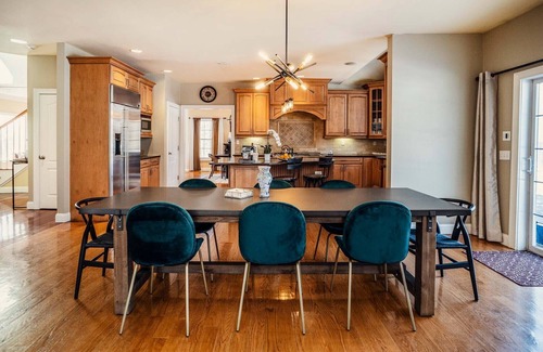 Hopewell Junction Casa | Hudson Valley getaway: hot tub/pool/home office/family friendly/75 min from NYC
