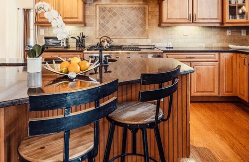 Hopewell Junction Casa | Hudson Valley getaway: hot tub/pool/home office/family friendly/75 min from NYC