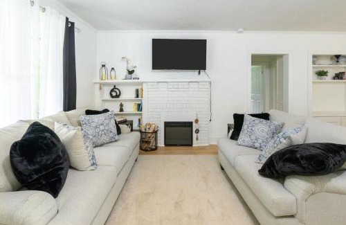 Bessemer Casa | Hueytown Haven nearby Alabama Splash Adventure
