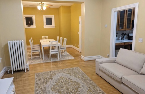 Tower Grove East Apartamento | Huge 2-bedroom apartment 2 Blocks from Tower Grove Park!