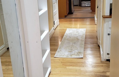 Tower Grove East Apartamento | Huge 2-bedroom apartment 2 Blocks from Tower Grove Park!