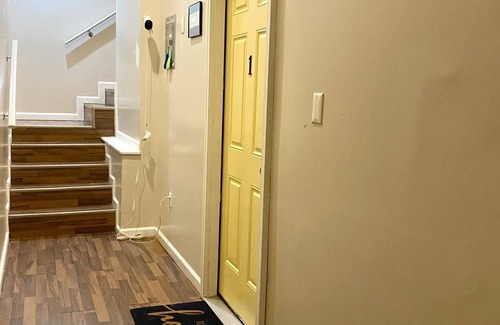Downtown Baltimore Apartamento | HUGE 2 Bedroom Apt w/king bed, FREE Street Parking