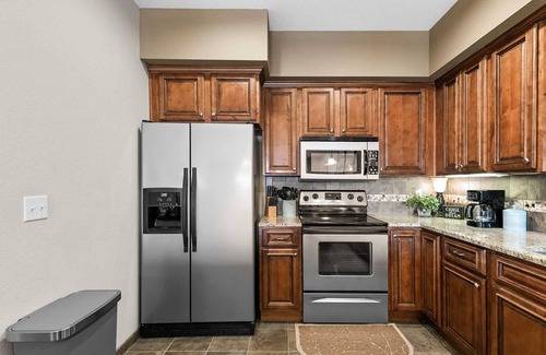 Branson Condominio | Huge 2 Bedroom Condo - Pets, Elevator, Close to Rec-Plex and Branson Hills | 1405