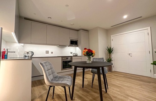 Nine Elms Apartamento | Huge 3bath 2bedroom Family Home