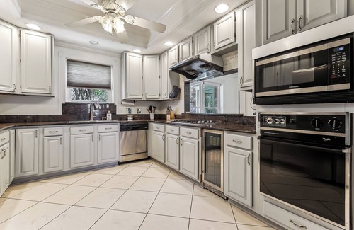 Metairie Casa | Huge 4 Bedroom House Near Lake Ponchartrain