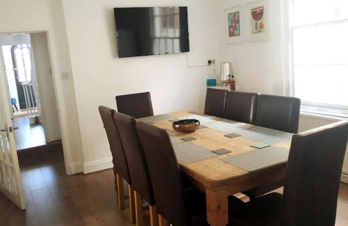 Exmouth Casa | Huge 5 bed Grade II listed home in heart of town