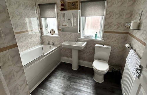 Shildon Casa | Huge 5 bed on the edge of Shildon