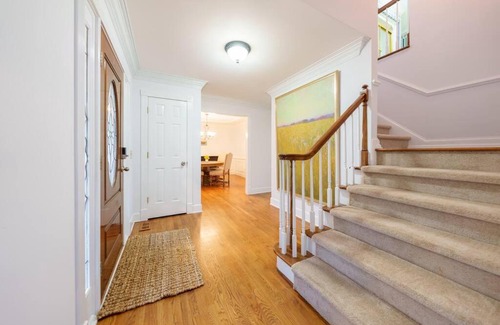 Gainesville Casa | Huge! 5 Bedroom Near Lake Lanier and Chateau Elan