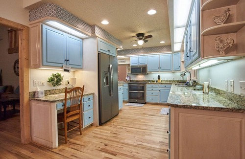 Foscoe Casa | HUGE 5BR, 4.5BA, 3 King Suites, Dog Friendly!