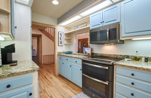 Foscoe Casa | HUGE 5BR, 4.5BA, 3 King Suites, Dog Friendly!