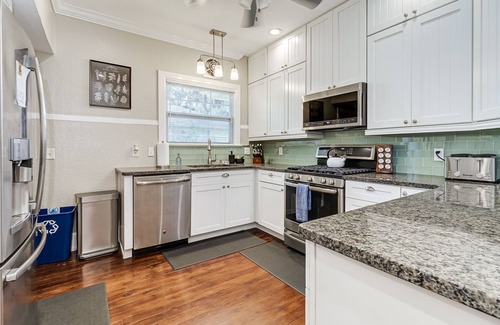 Lakeland Casa | Huge 5br 4ba by the Lake & FSC. Downtown, Food, Bars Parks. 2 Kitchens.16 guests