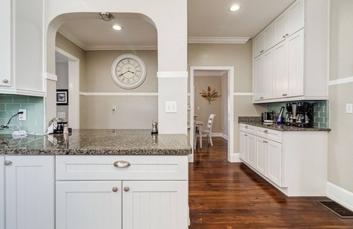 Lakeland Casa | Huge 5br 4ba by the Lake & FSC. Downtown, Food, Bars Parks. 2 Kitchens.16 guests