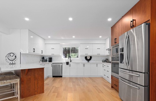 Innisfil Casa | Huge 9 bedroom home on Lake Simcoe