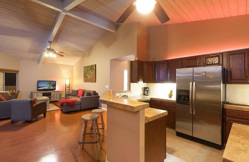 Kona Palisades Apartamento | Enorme y hermosa 3BR / 3Ba con impresionantes Oceanviews y en la habitación Bañeras