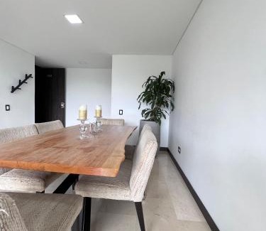 El Castillo Apartamento | Huge Apartment for families at Poblado