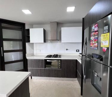 El Castillo Apartamento | Huge Apartment for families at Poblado