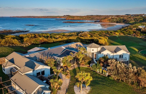 Smiths Beach Casa | Huge beachfront home with indoor fireplace