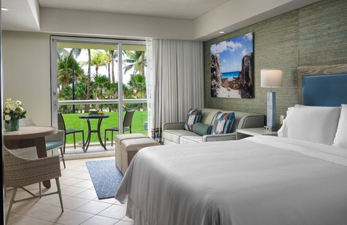La Isla Complejo | Huge beachfront resort in prime Cancun hotel zone location. Full amenities!