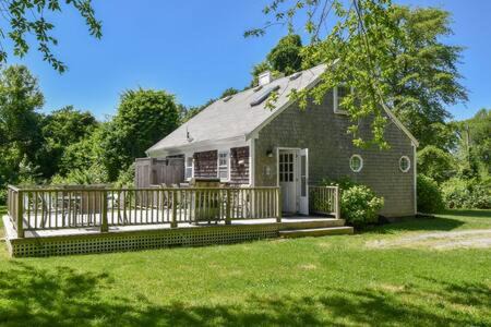 Brewster Casa | Huge Deck Outdoor Shower Dog Friendly