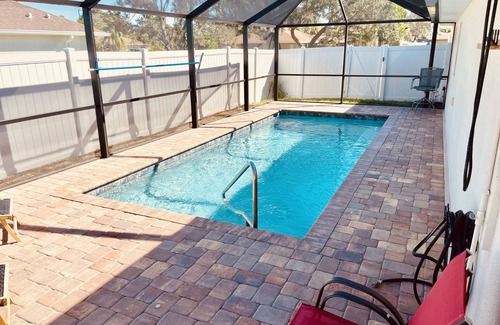 South Venice Casa | Venice Oasis: Nearly New 5 Bdr, 3 bath. 7 Min to Beach, Sleeps 11, Private Pool!