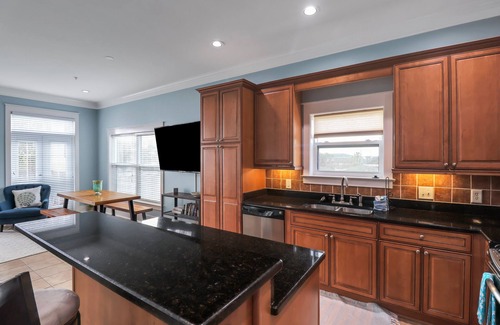 Kiska Beach Casa | HUGE Family house with NEW pool and 60 seconds to Emerald Beach