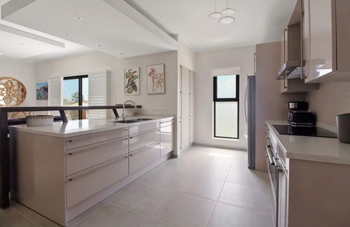 Gold Coast Apartamento | Huge & Gorgeous 8BR Villa in Luxury Resort at Oro by Bocobay
