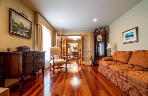 Selkirk Casa | Huge Gorgeous River View Home In East Selkirk
