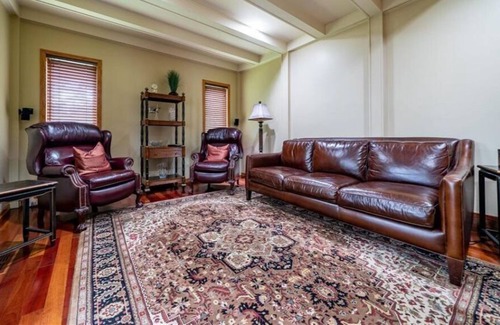 Selkirk Casa | Huge Gorgeous River View Home In East Selkirk