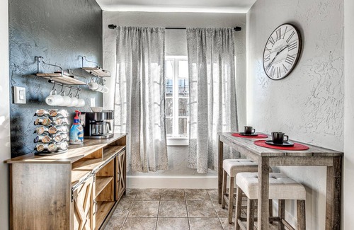 Norman Casa | Huge Historic Gem Steps From The University of Oklahoma