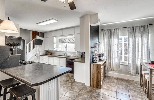 Norman Casa | Huge Historic Gem Steps From The University of Oklahoma