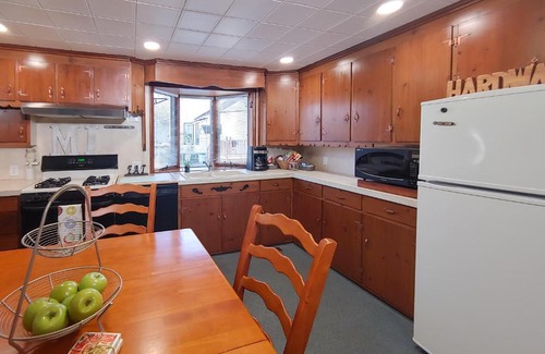 Manistee Casa | Huge historic, w/large yard & close to beach