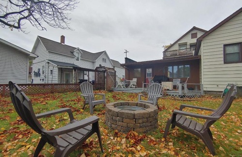 Manistee Casa | Huge historic, w/large yard & close to beach