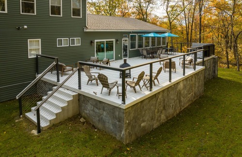 East Stroudsburg Casa | Huge Home in the Poconos w/ Indoor Pool, Game Room, Movie Theater and Much More!