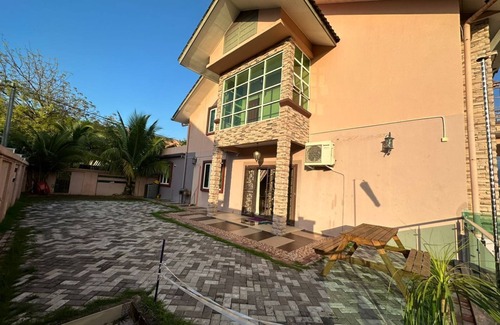 Kota Kinabalu Casa | Huge Homestay in Town! Can fit 15-20 pax