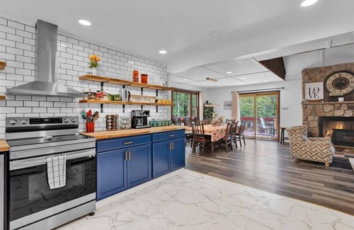 Lake Harmony Estates Casa | Huge Hot Tub - Game Room