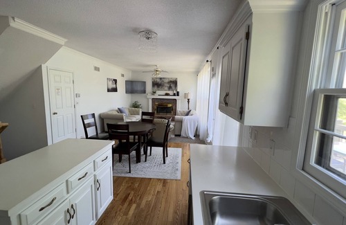 Olathe Casa | Huge house 4BR, 3 Bath with High Speed Wifi