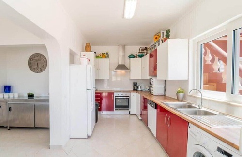 Armacao de Pera Villa | Enorme casa de 9 habitaciones para 27 personas. Calefacción / piscina, jacuzzi, sauna, mesa de billar, T / tenis