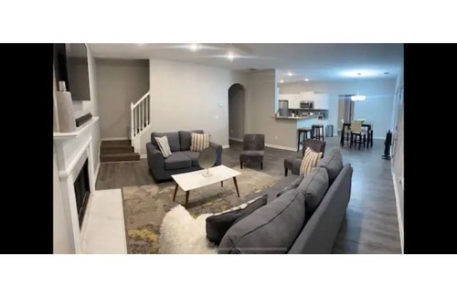 Douglasville Casa | Huge House for Groups, Teams, Six Flags & Sports