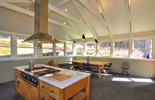 Woodstock Casa | ENORME COCINA 4 Pvt Acres, 7 minutos a la ciudad, ideal para amigos o escapadas familiares