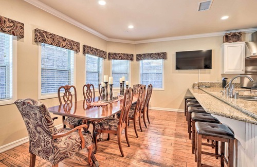 Blue Jay Casa | Huge Lake Arrowhead Home w/ 3 Decks & Grill!