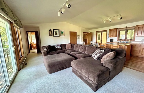 Bay Lake Cabina | Huge Lakefront 3bd + Loft + 2 Kitchen Cabin on Recreational Bay Lake- Game Room