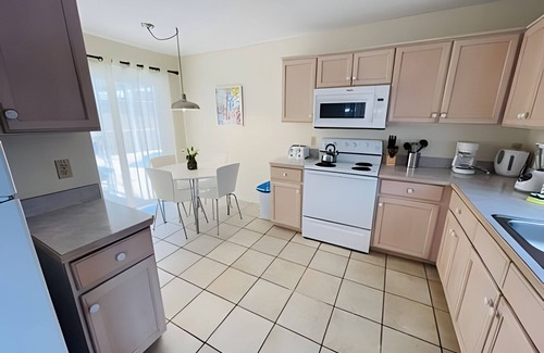 Indian Wells Casa | Huge Lot, Private Pool Home Centrally Located