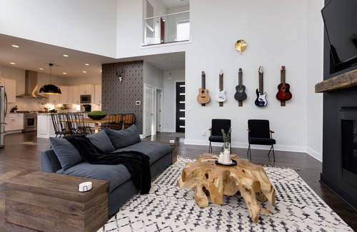 Shelby Hills Casa | Huge Luxe Home! 11 Beds - Rooftop Fire pit!